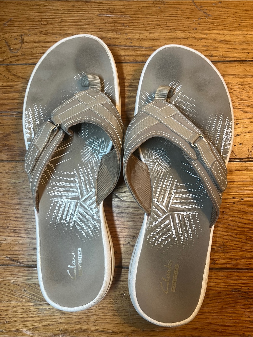 Clarks Women's Taupe Gray Strappy Comfort Sandals